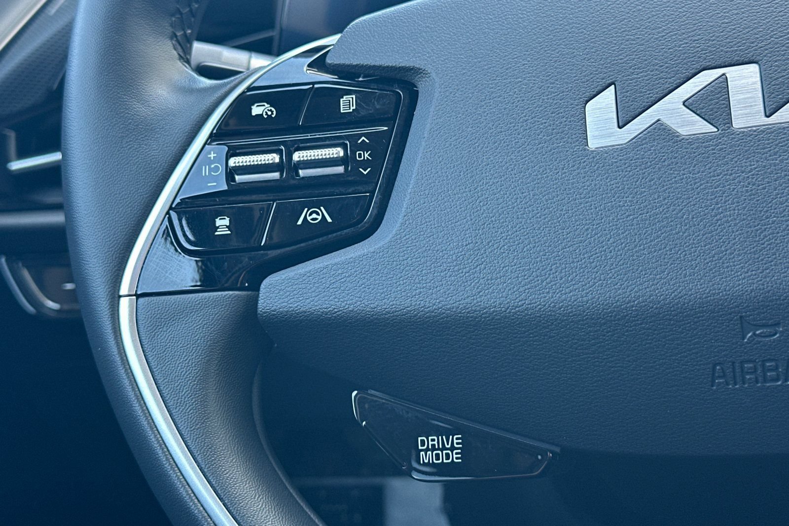 Used 2023 Kia Niro Wind FWD image 28