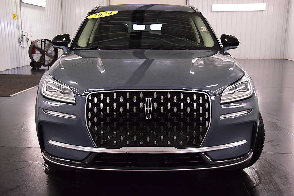 Used 2024 Lincoln Corsair Reserve AWD/4WD image 2