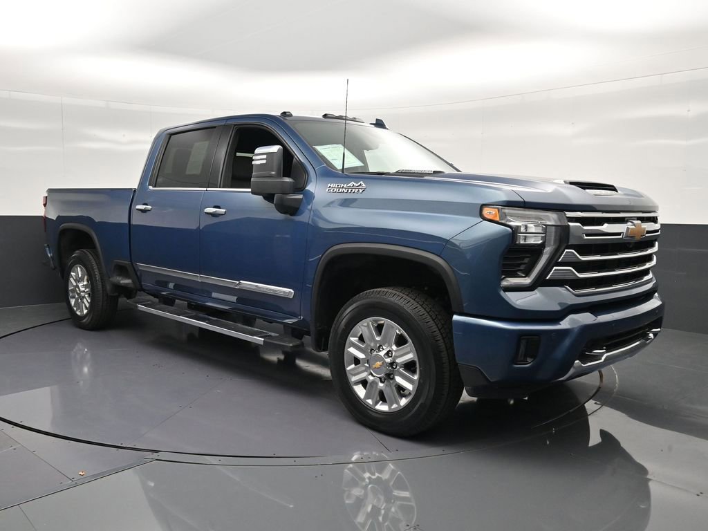 Used 2025 Chevrolet Silverado 2500 High Country w/ Technology Package AWD/4WD image 5