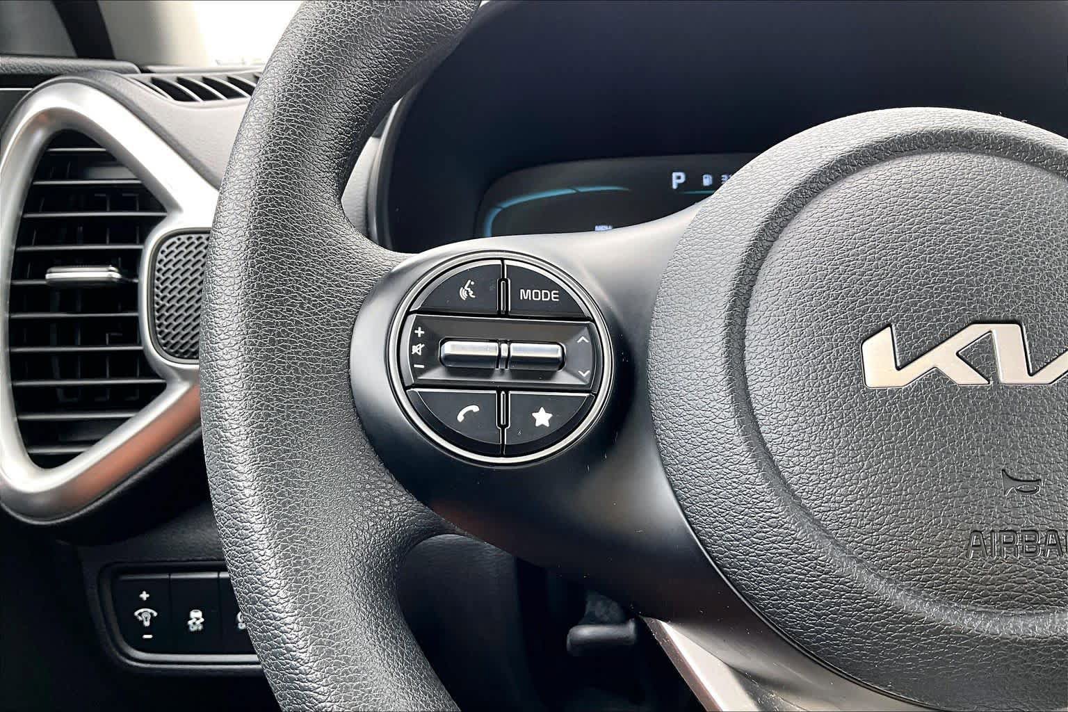Used 2025 Kia Soul LX w/ LX Technology Package image 23