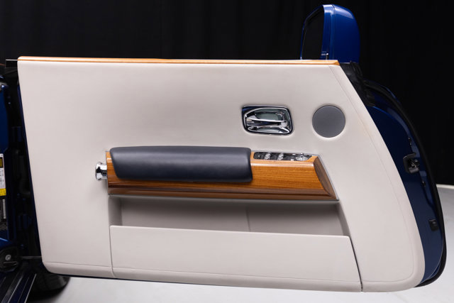 Used 2010 Rolls-Royce Phantom Drophead Coupe image 51