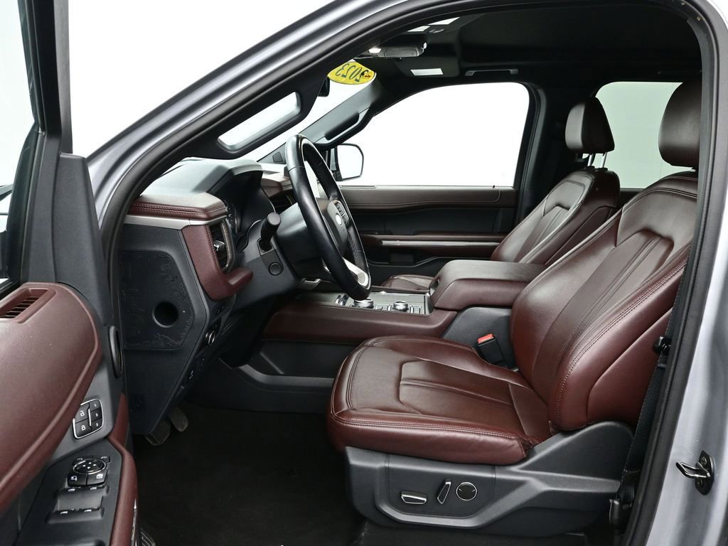 Used 2023 Ford Expedition Max Limited image 13
