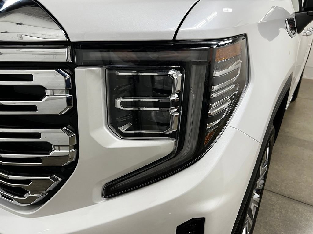 Certified 2023 GMC Sierra 1500 Denali w/ Denali Reserve Package AWD/4WD image 16