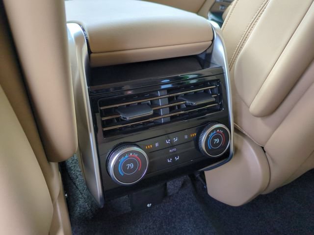 New 2026 Land Rover Range Rover Long Wheelbase SE AWD/4WD image 13