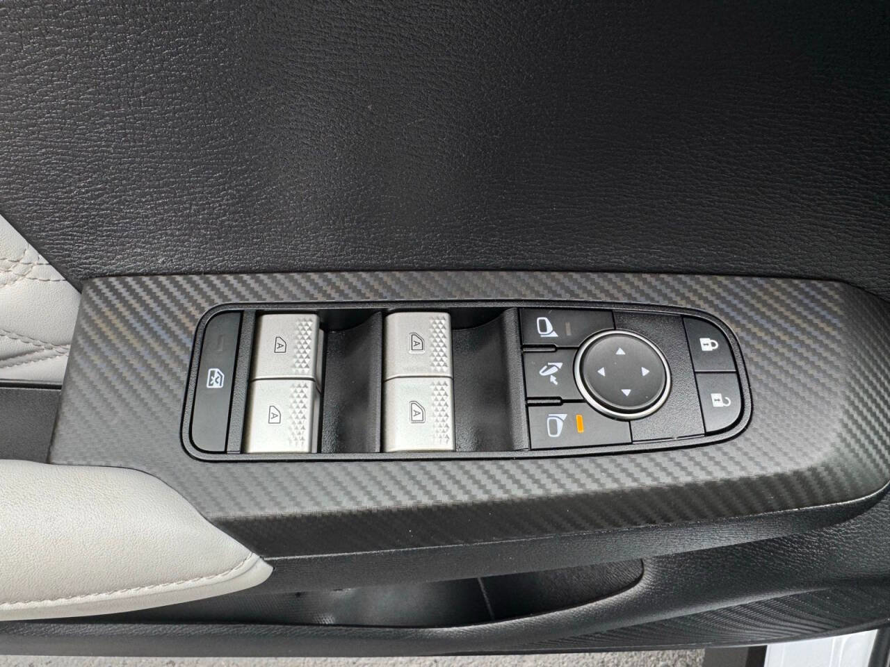 Used 2023 Mitsubishi Outlander SEL image 16