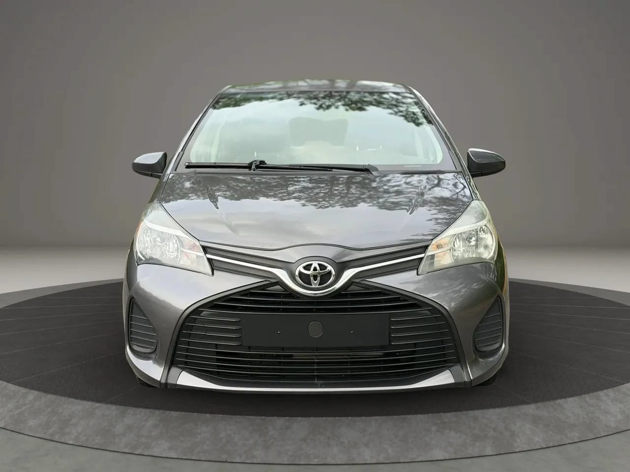 Used 2015 Toyota Yaris L FWD image 2