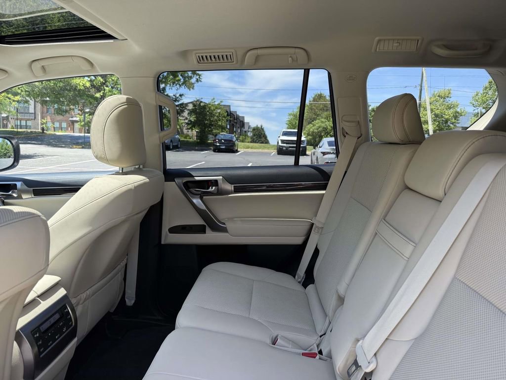 Used 2023 Lexus GX 460 Premium w/ Premium Package AWD/4WD image 16