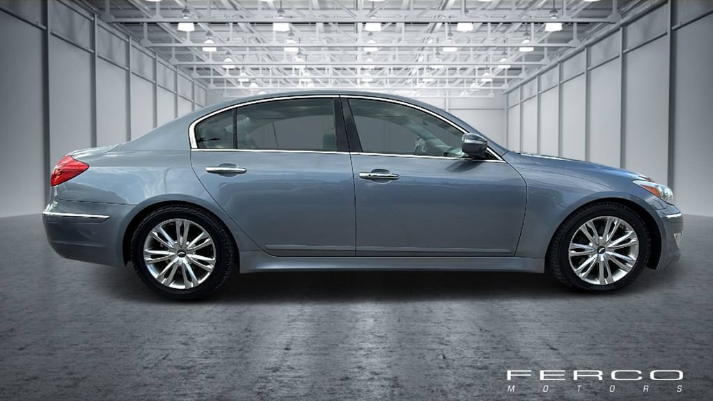 Used 2014 Hyundai Genesis 3.8 RWD image 5