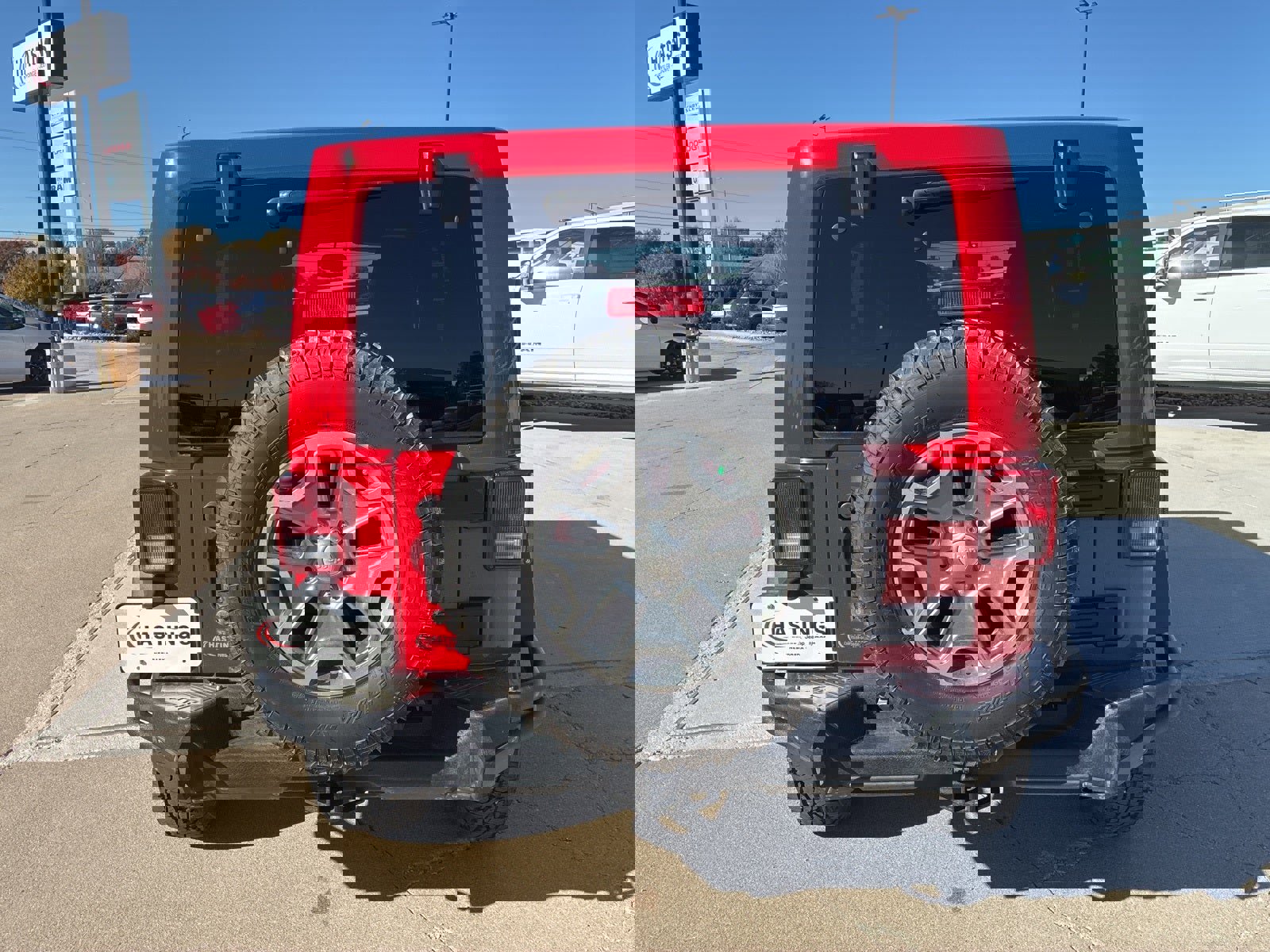 Used 2018 Jeep Wrangler Unlimited Rubicon w/ Connectivity Group image 4