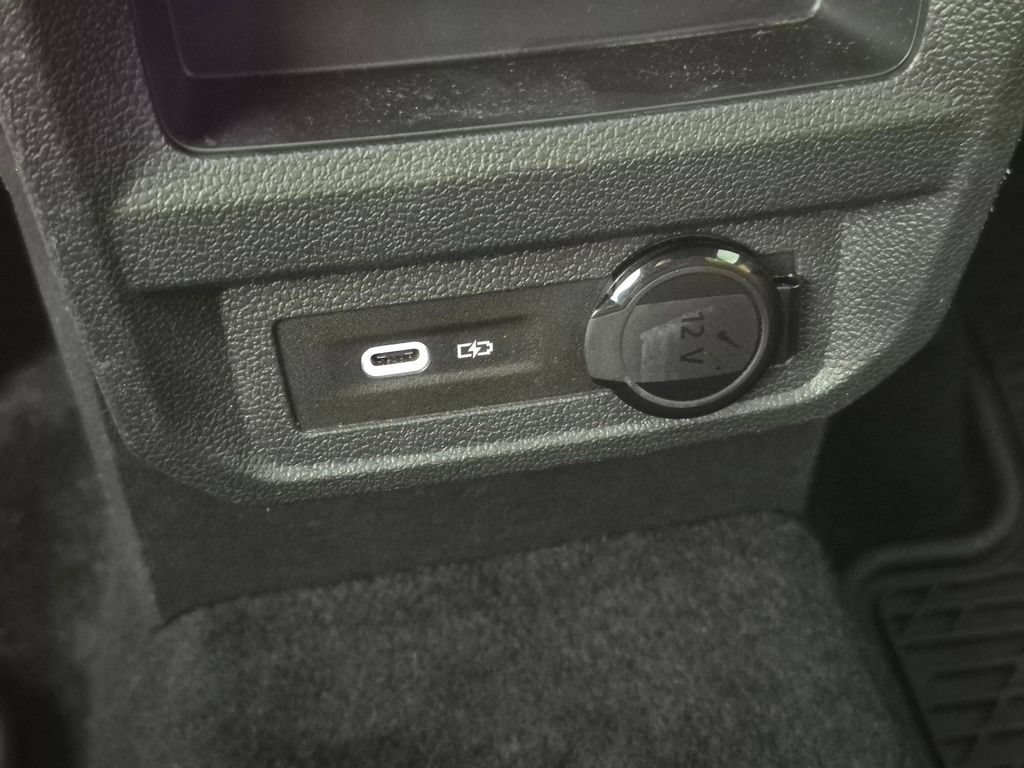 Used 2023 Volkswagen Tiguan SE FWD image 26