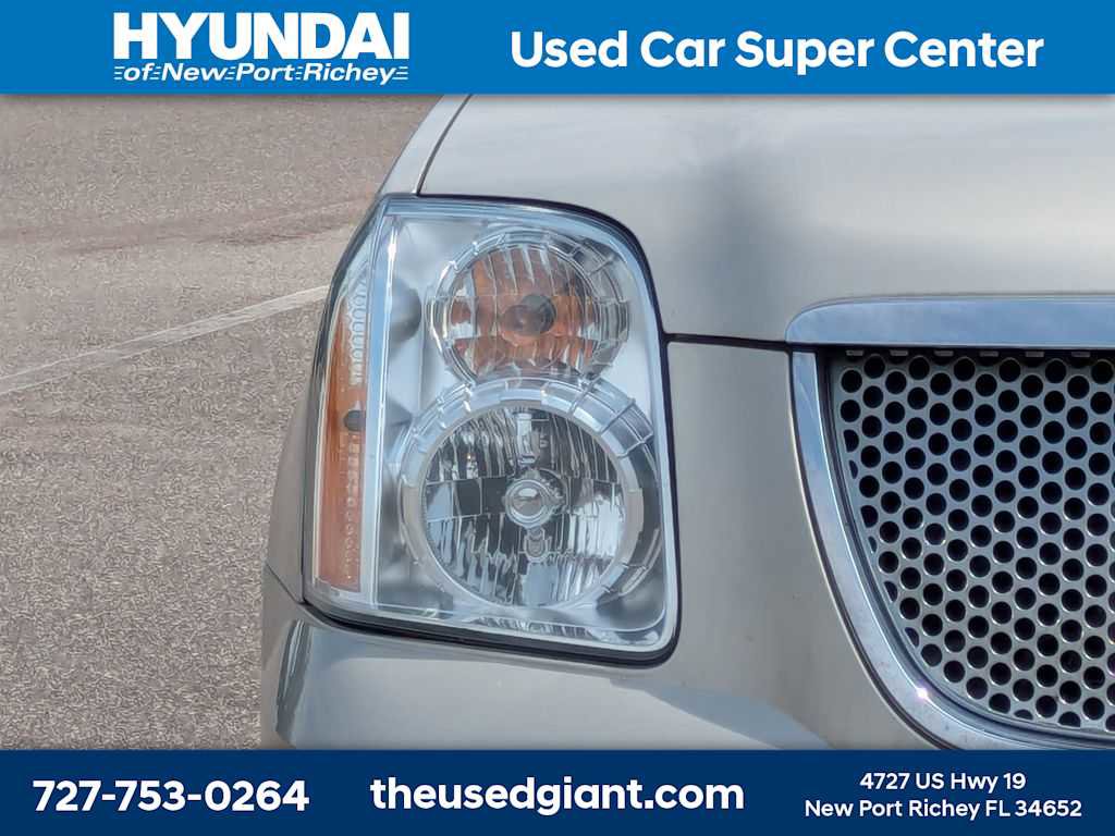 Used 2013 GMC Yukon XL Denali RWD image 9