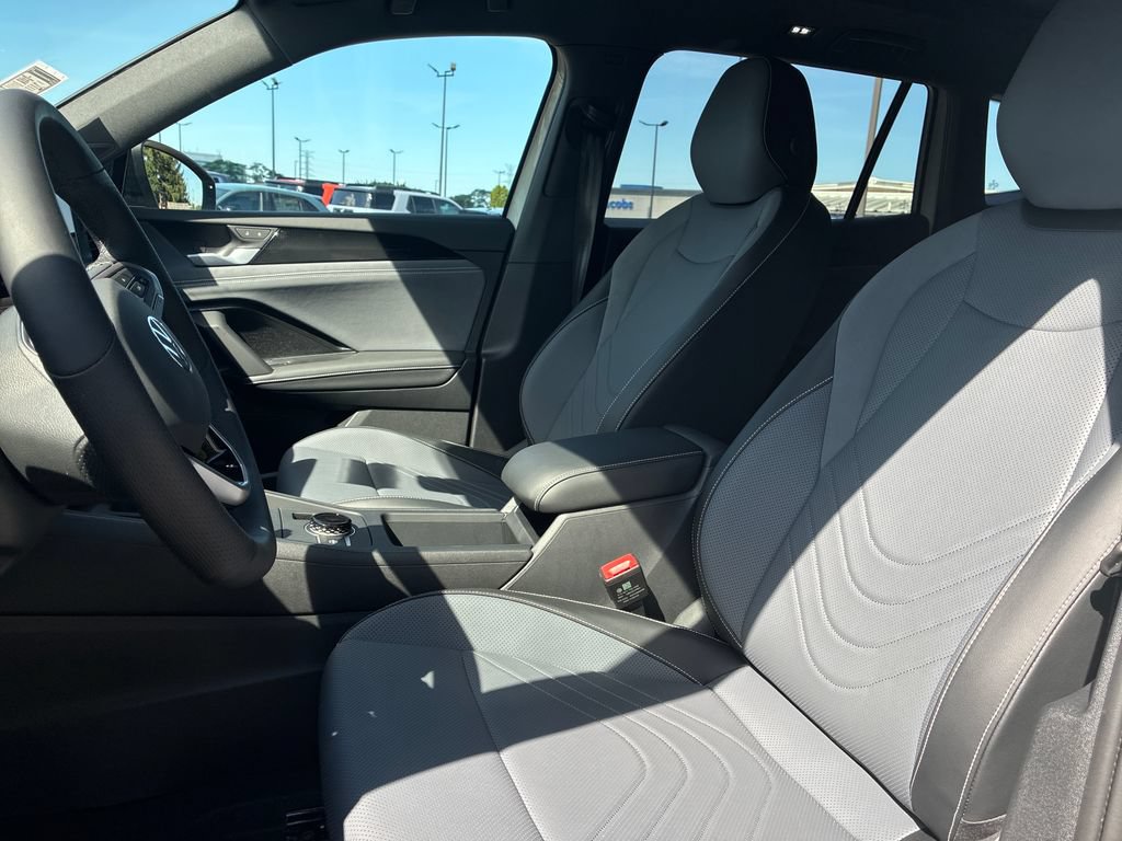 New 2026 Volkswagen Tiguan SE R-Line AWD/4WD image 11