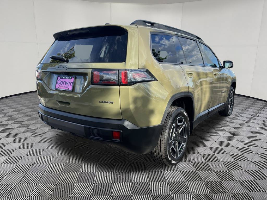 Used 2026 Jeep Cherokee Laredo AWD/4WD image 8