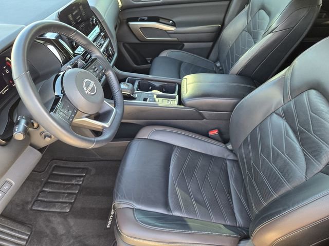 Used 2023 Nissan Pathfinder Platinum w/ Cargo Package image 14