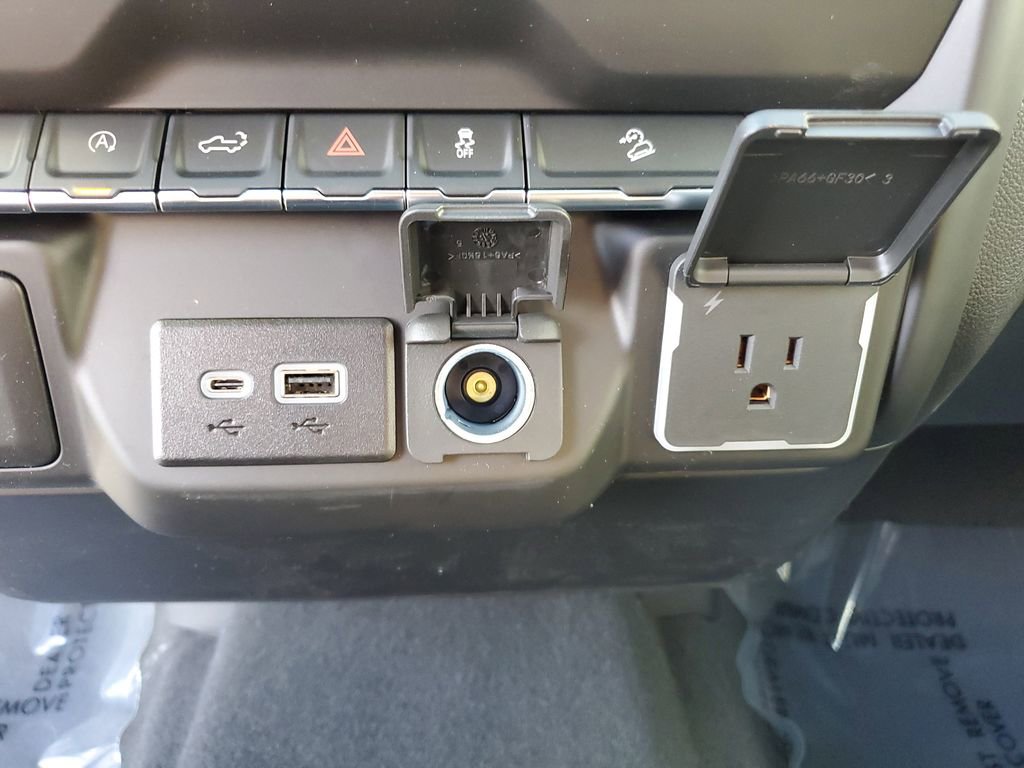 New 2026 Chevrolet Silverado 1500 Custom Trail Boss w/ LPO, Dark Essentials Package image 24