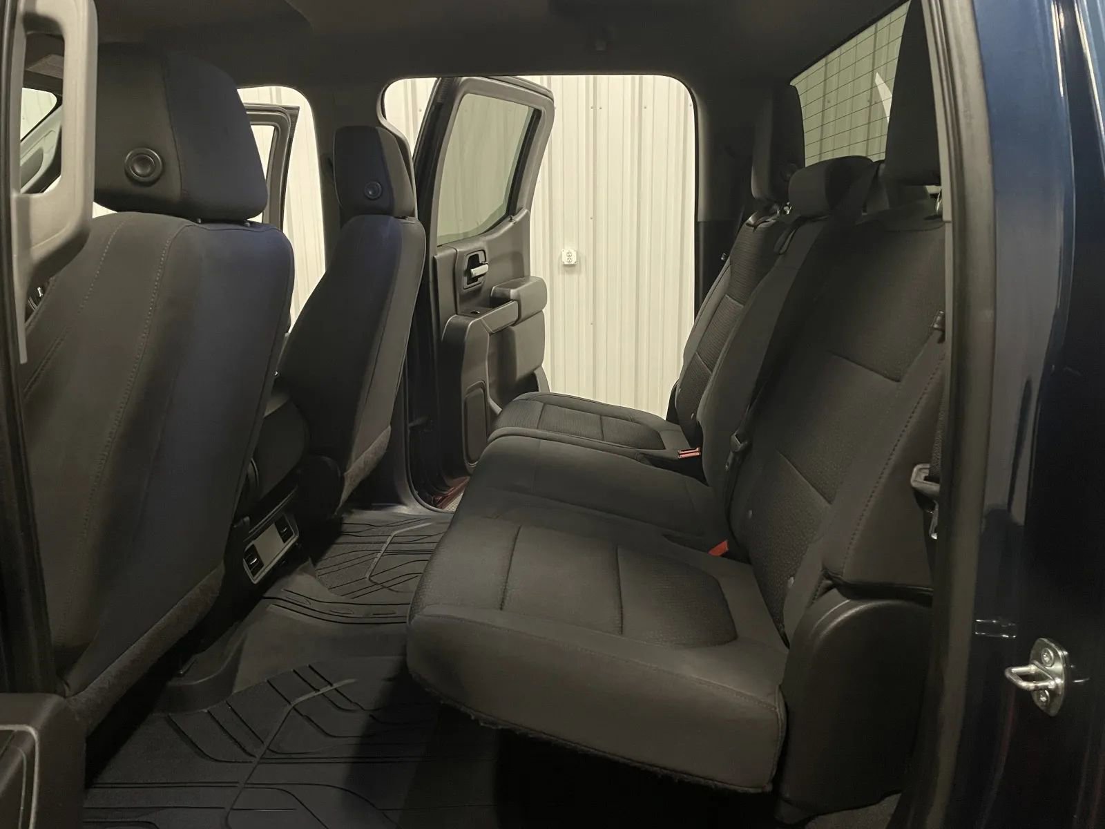 Used 2020 Chevrolet Silverado 1500 Custom w/ Custom Value Package image 37