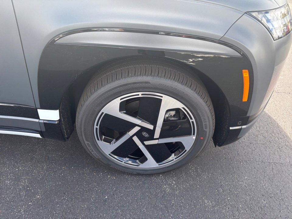 New 2026 Hyundai Ioniq 9 Limited image 25