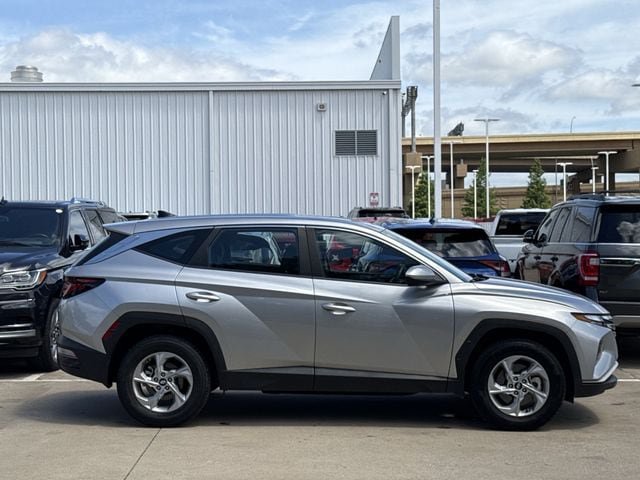 Used 2023 Hyundai Tucson SE AWD/4WD image 3