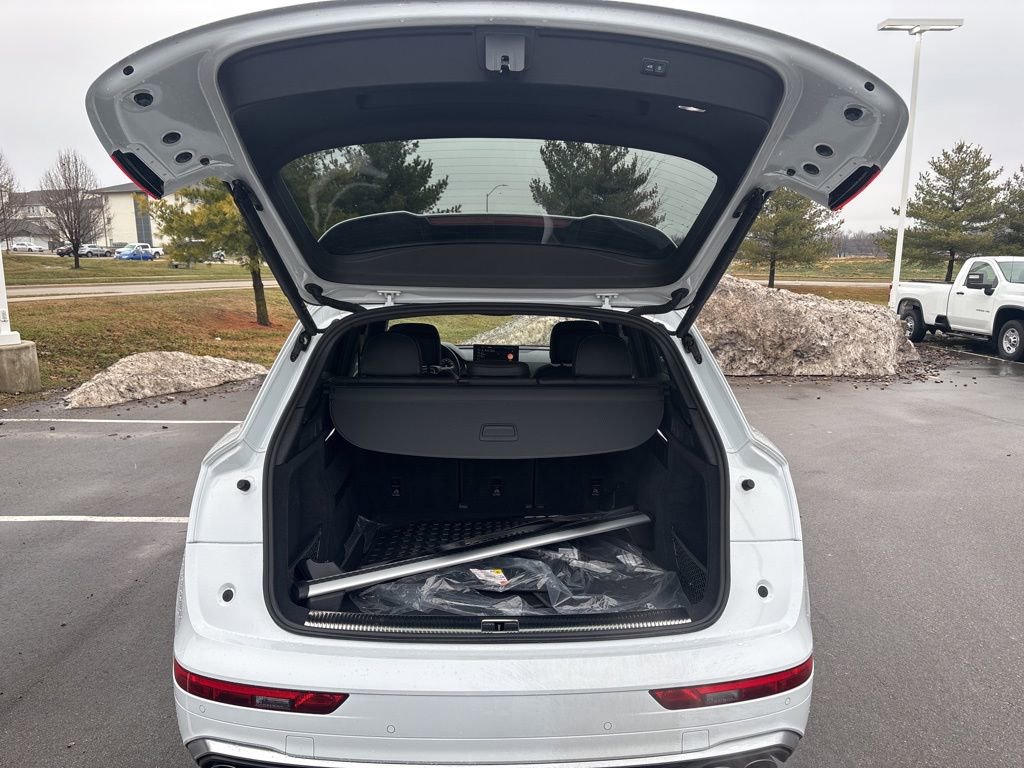 Used 2024 Audi SQ5 Premium Plus image 11