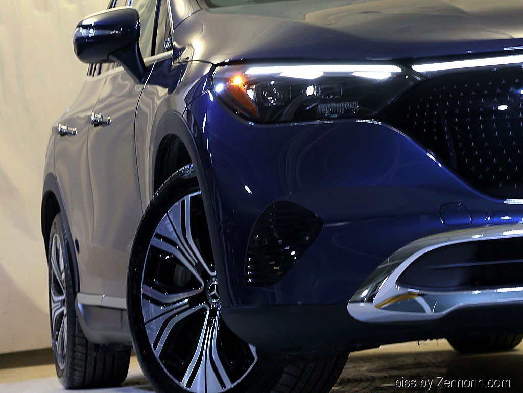 Used 2023 Mercedes-Benz EQE 350+ 4MATIC SUV w/ Exclusive Trim Package image 4