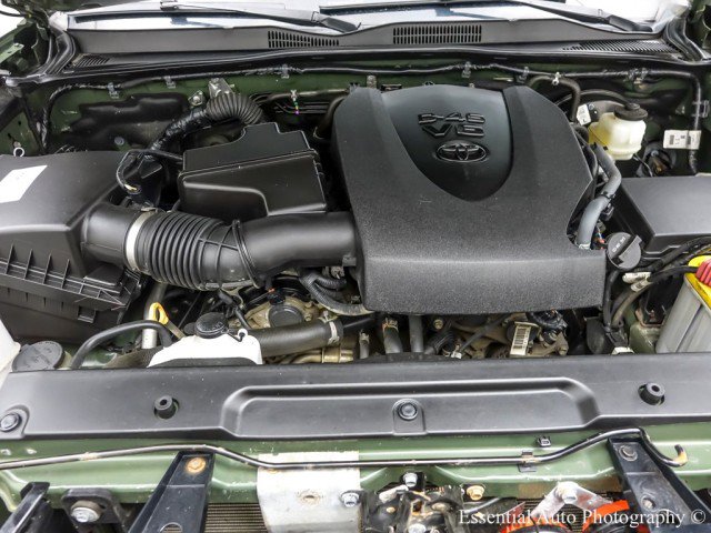 Used 2022 Toyota Tacoma TRD Sport w/ Black Out Package (TMS) AWD/4WD image 28