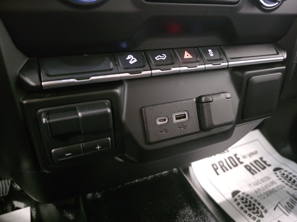 Used 2022 GMC Sierra 2500 Pro w/ Convenience Package AWD/4WD image 21