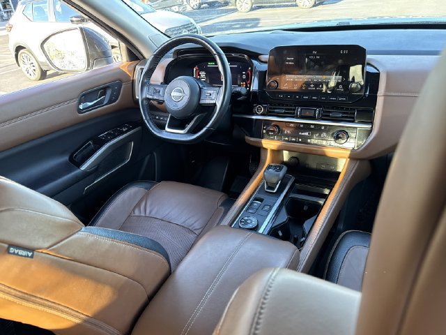 Used 2023 Nissan Pathfinder Platinum AWD/4WD image 24