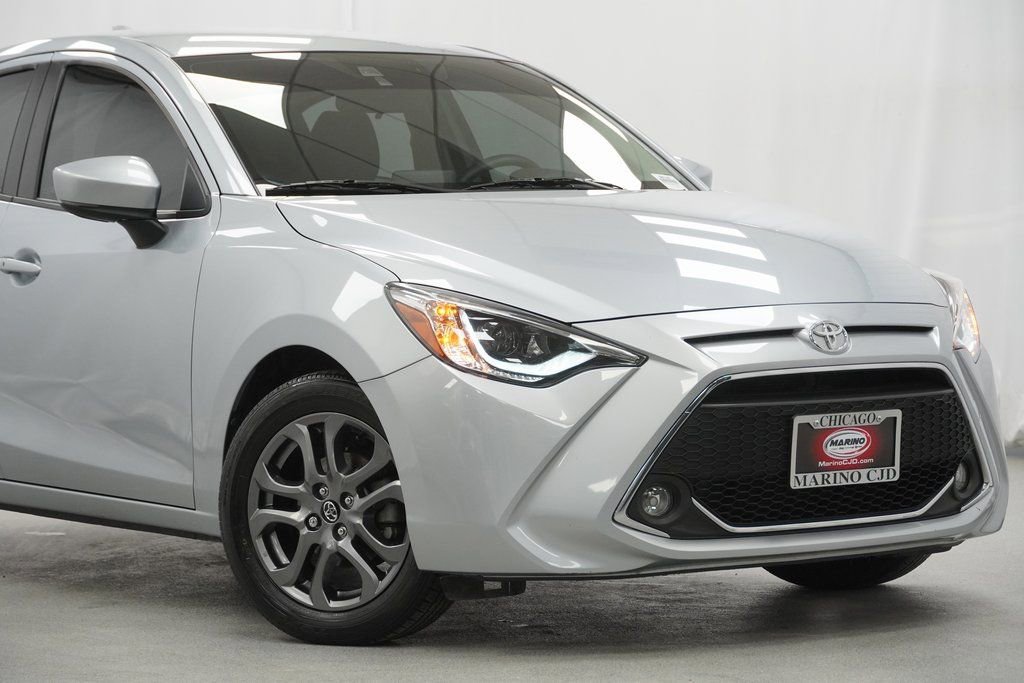Used 2020 Toyota Yaris XLE image 3