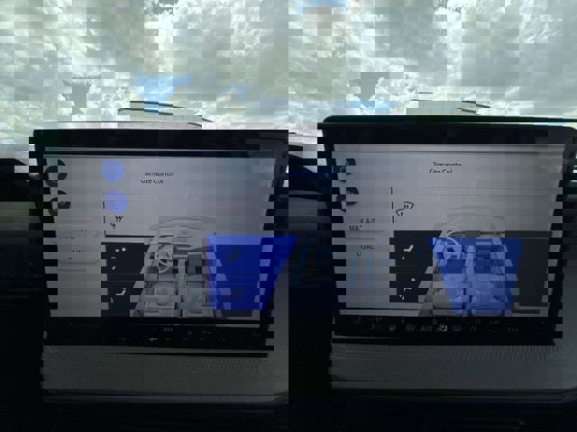 Used 2025 Ford Maverick Lariat image 19