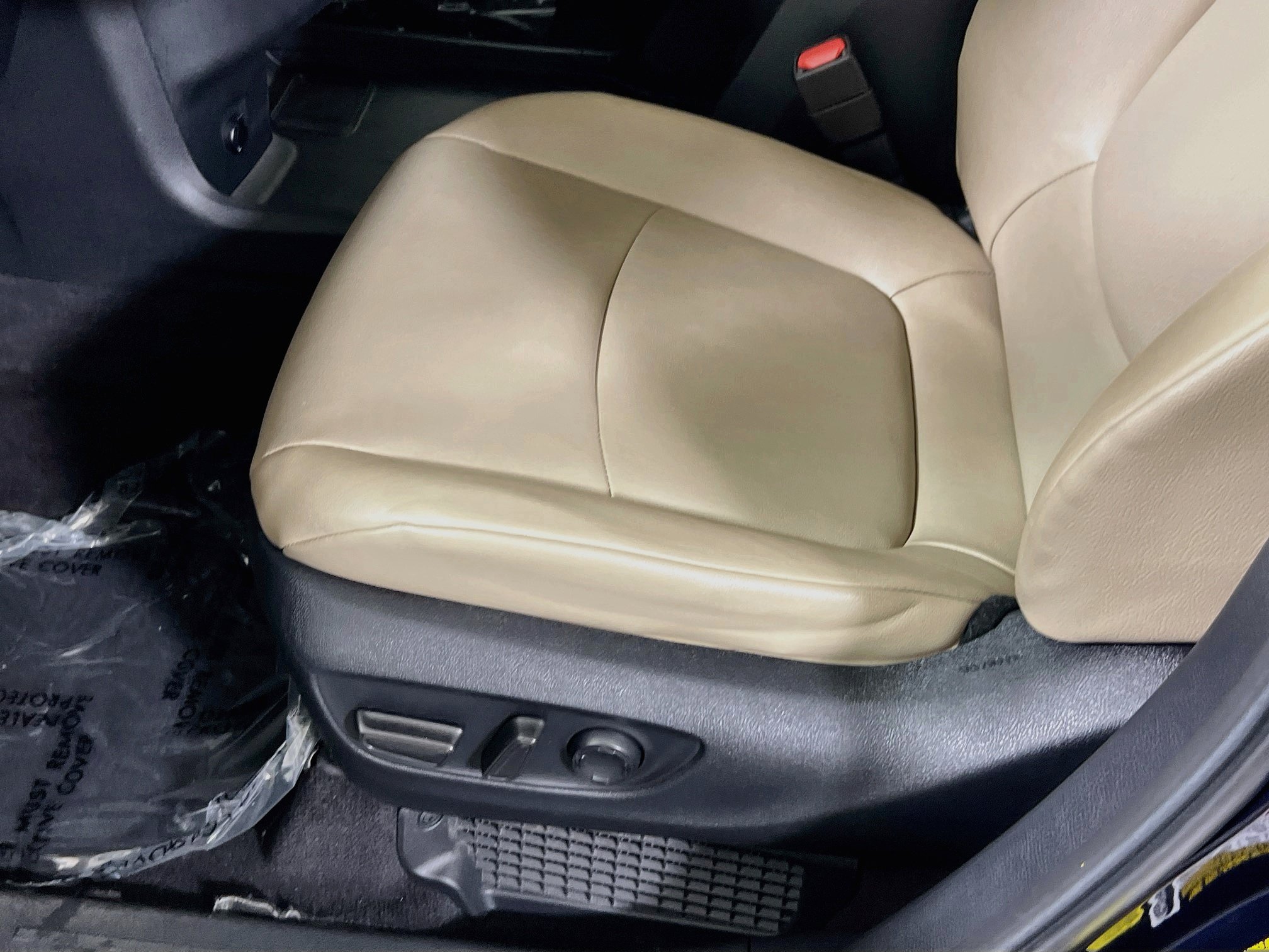 Used 2023 Toyota Sienna XLE FWD image 18