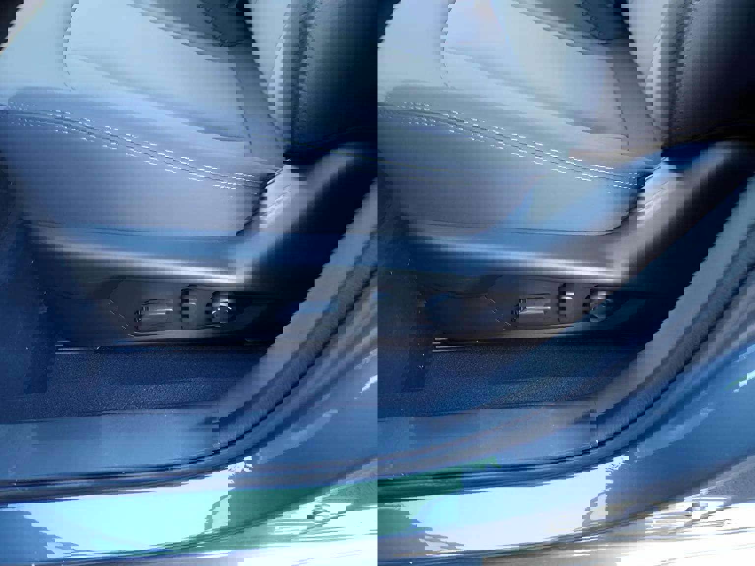 Certified 2025 Subaru Crosstrek 2.0i Premium image 32