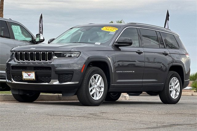 Certified 2023 Jeep Grand Cherokee L Laredo w/ Trailer Tow Group (B) image 5