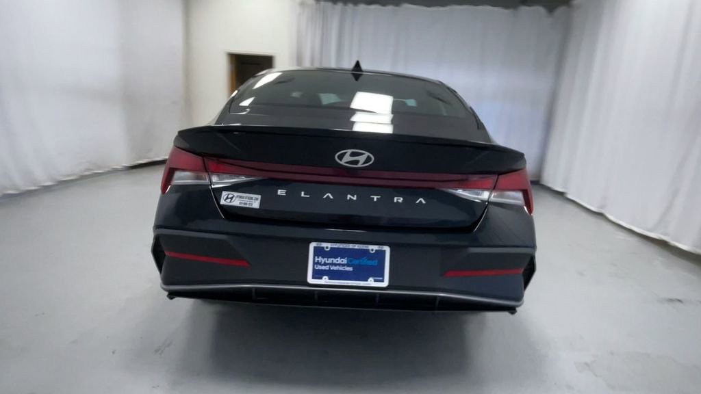 Used 2025 Hyundai Elantra Sport image 20