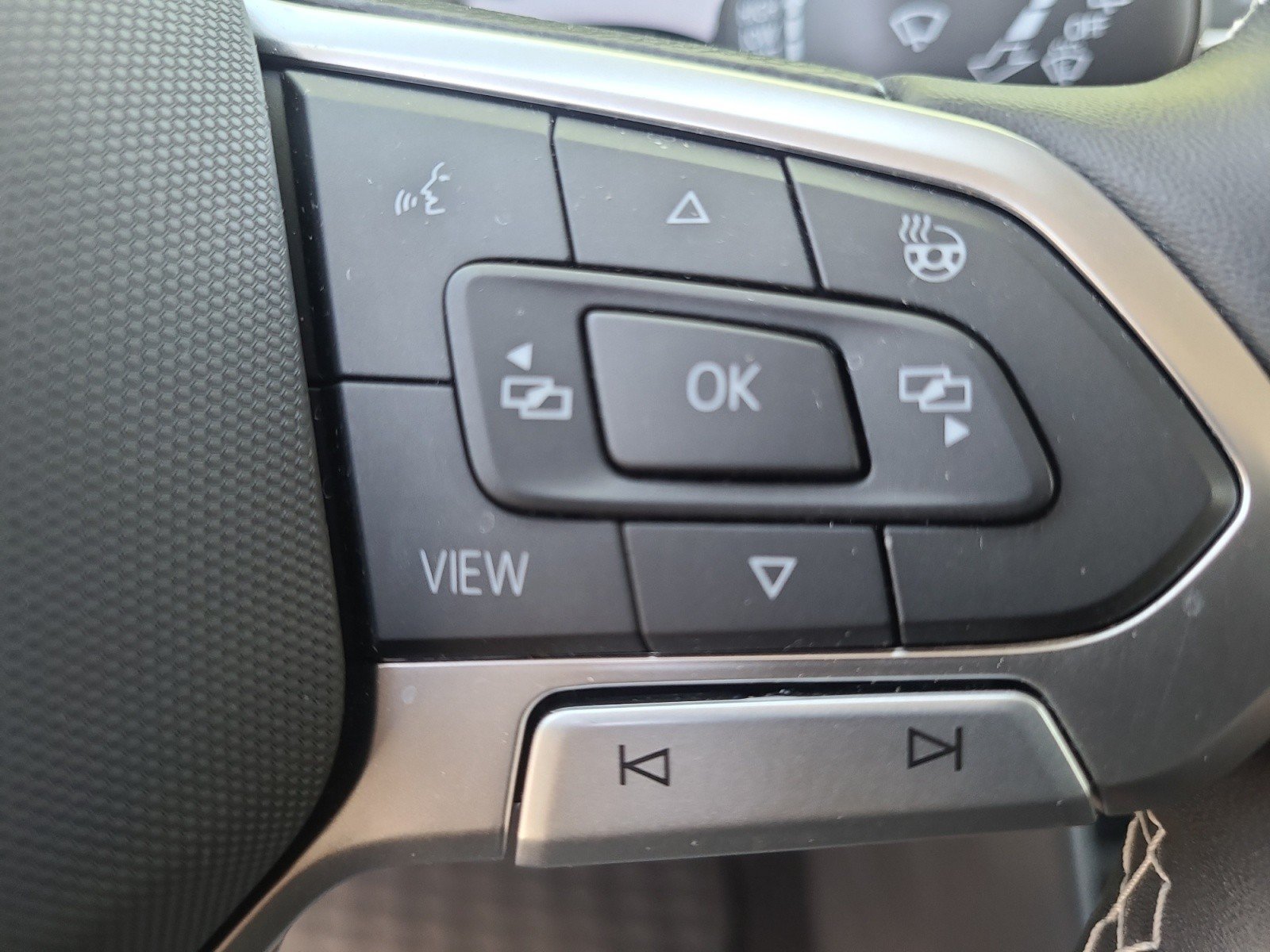 Used 2023 Volkswagen Taos S w/ Driver Assistance Package FWD image 26
