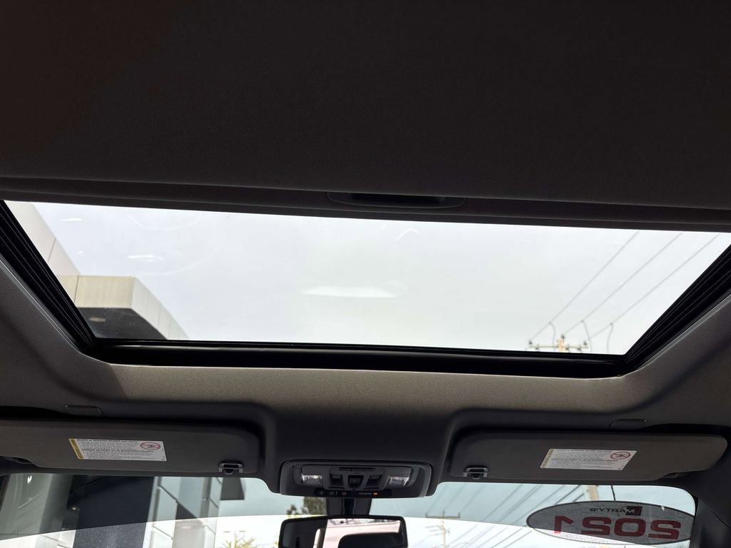 Used 2021 GMC Sierra 3500 SLT w/ SLT Premium Package image 14