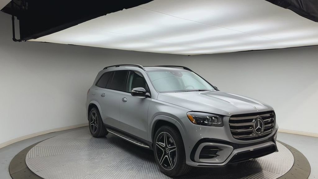 Used 2024 Mercedes-Benz GLS 450 4MATIC image 8