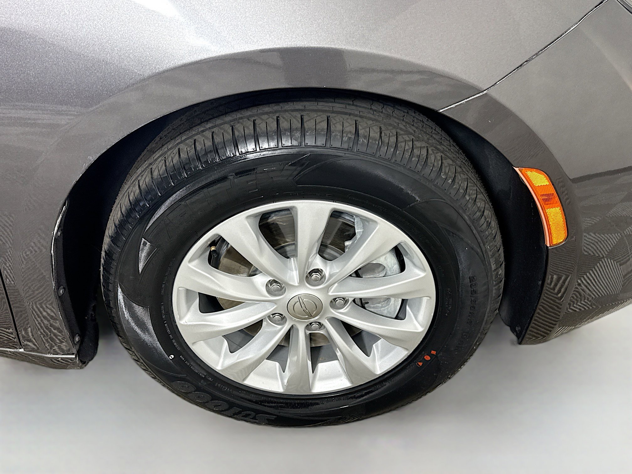 Used 2019 Chrysler Pacifica LX w/ Tire & Wheel Group image 30