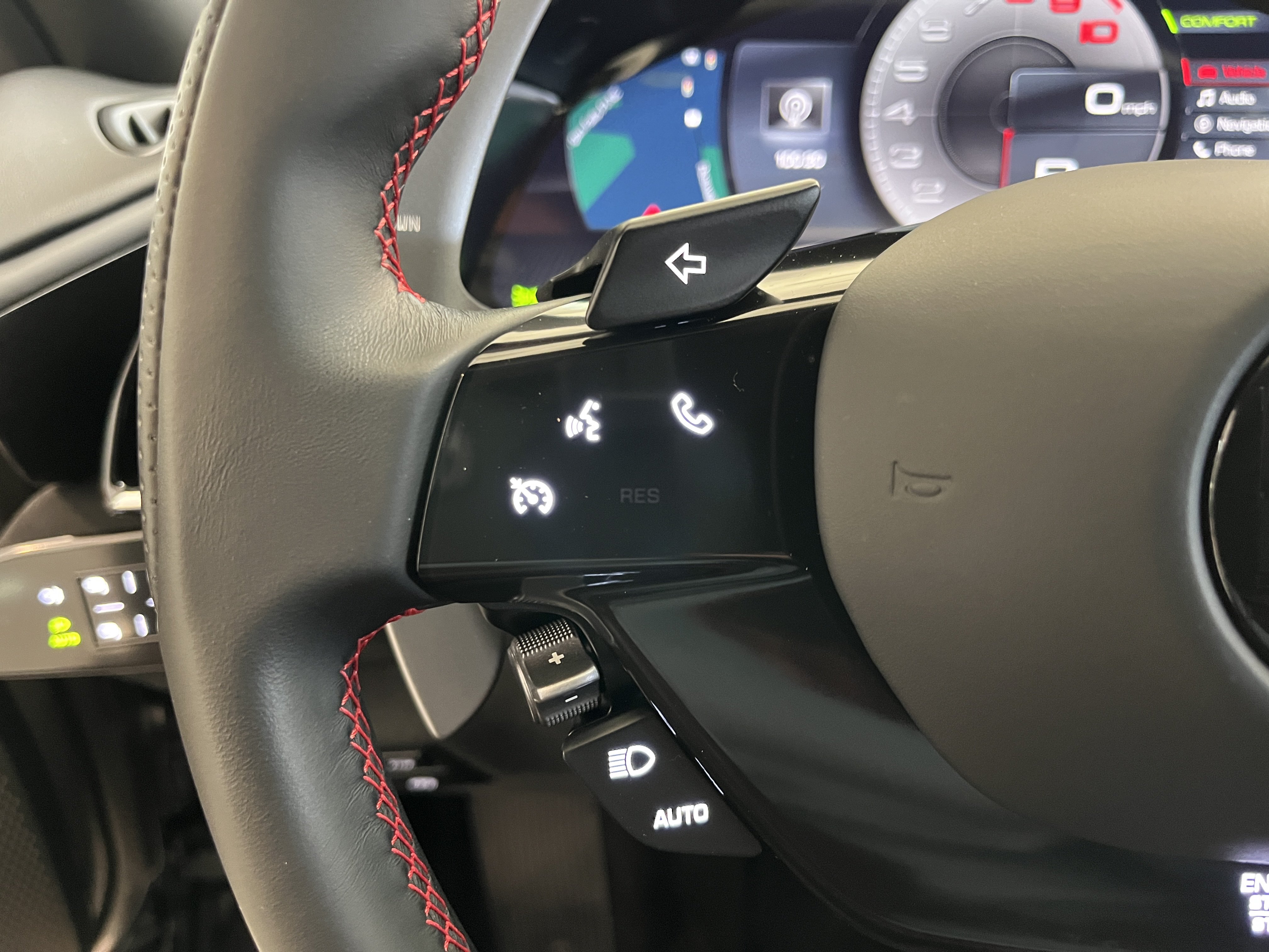 Used 2022 Ferrari Roma RWD image 23