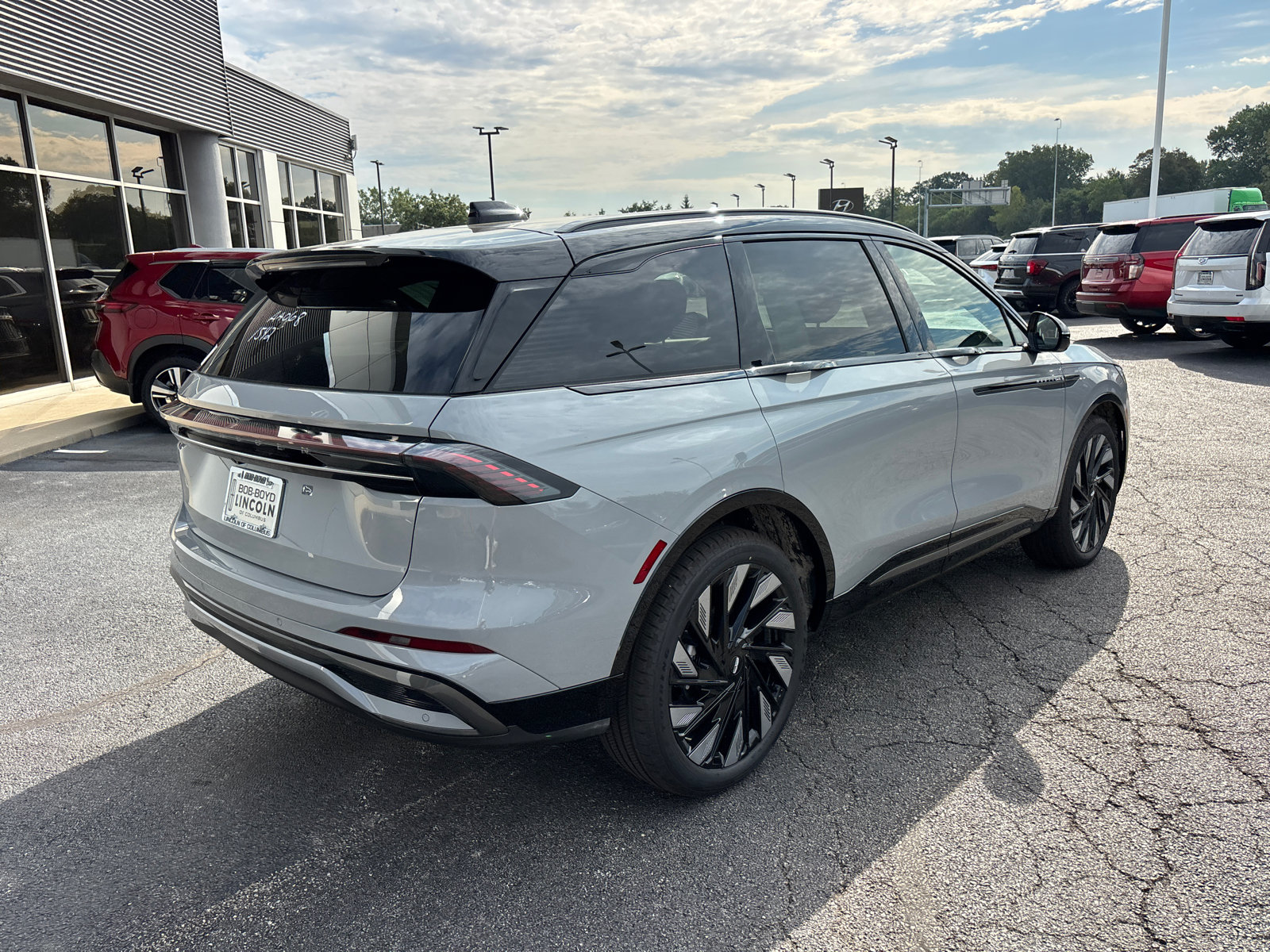 New 2026 Lincoln Nautilus Reserve w/ Jet Appearance Package AWD/4WD image 7