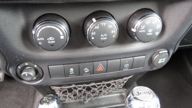 Used 2013 Jeep Wrangler Rubicon w/ Dual Top Group image 12