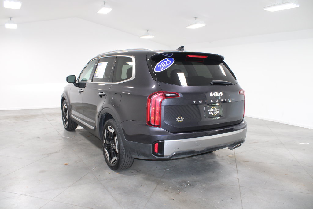 Used 2025 Kia Telluride S FWD image 7