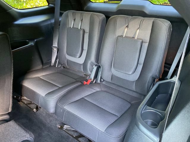 Used 2017 Ford Explorer XLT AWD/4WD image 10