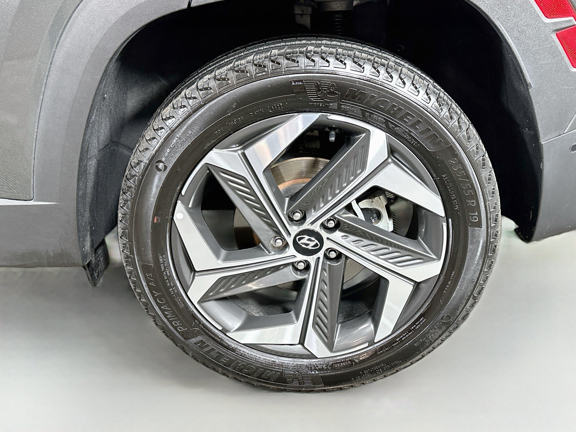 Used 2023 Hyundai Tucson Limited w/ Cargo Package AWD/4WD image 32