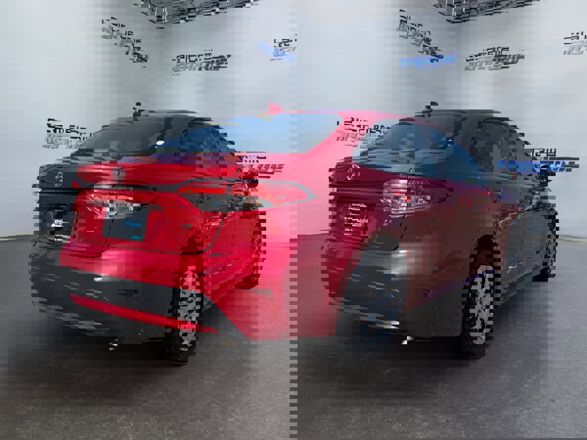 Used 2021 Toyota Corolla LE image 5