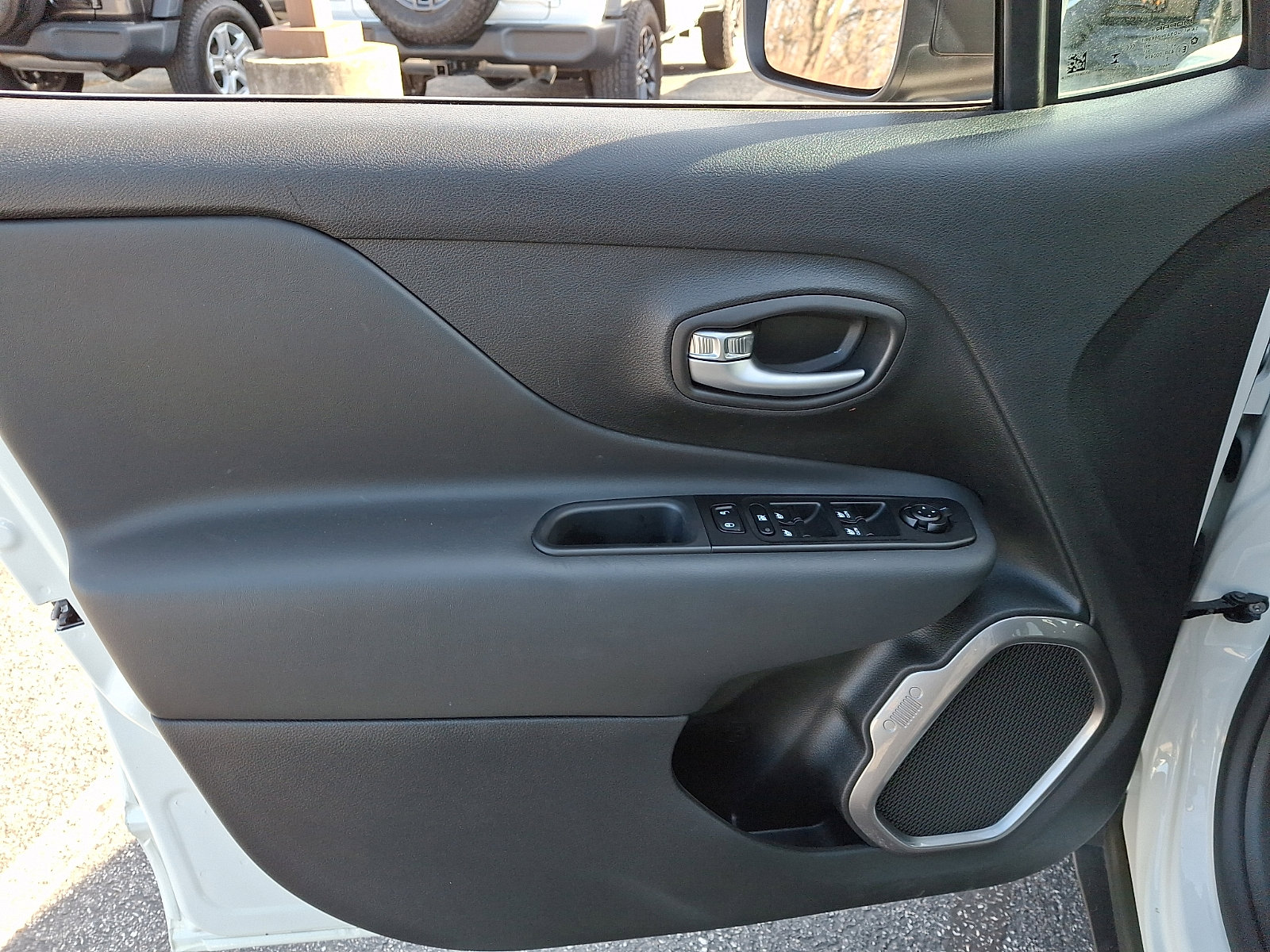 Used 2022 Jeep Renegade Latitude image 14