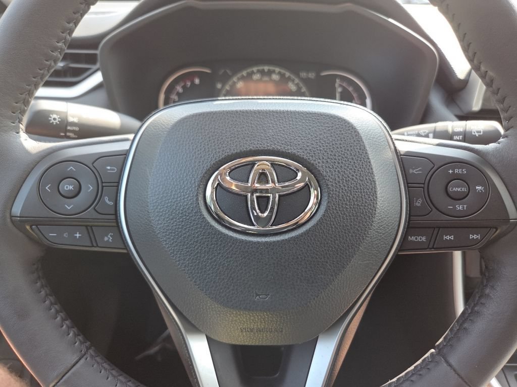 Used 2025 Toyota RAV4 XLE w/ Convenience Package AWD/4WD image 34