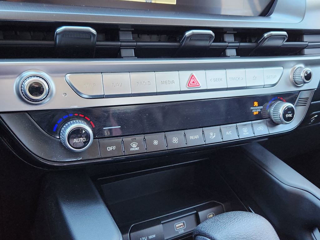 Certified 2023 Kia Telluride LX image 18