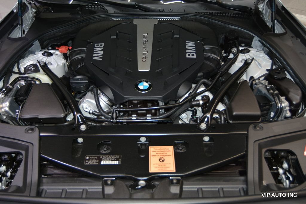Used 2014 BMW 550i xDrive Sedan AWD/4WD image 29