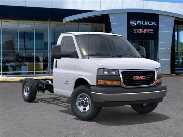 New 2025 GMC Savana 3500 w/ Power Convenience Package RWD image 7
