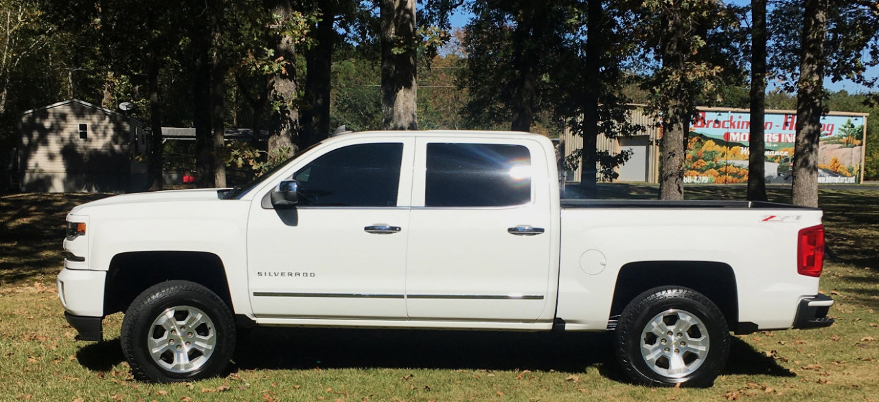 Used 2017 Chevrolet Silverado 1500 LTZ Z71 w/ LTZ Plus Package image 2